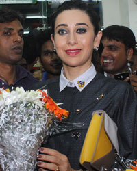 Karisma Kapoor during the inauguration of Dhananjay Datar's Masala King Supermarket