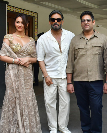 Aakanksha Sharma, Suniel Shetty, Prince Dhiman, Kanubhai Chauhan, Sooraj Pancholi