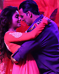 Asin and Akshay Kumar