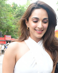 Kiara Advani celebrated 10 years in Bollywood with fans. She conducted a meet and greet session for her fans