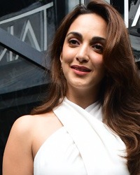 Kiara Advani celebrated 10 years in Bollywood with fans. She conducted a meet and greet session for her fans