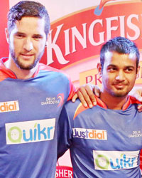 Wayne Parnell, Siddhart Kaul, Mayank Agarwal and Ross Taylor