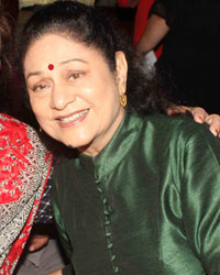 HElen and Aruna Irani