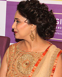 MAdhuri Dixit Kshan Ala Bhagyachya Event Prize Distribution ceremony