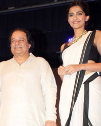 Anoop Jalota and Sonam Kapoor