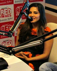 Kuch Kuch Locha Hai Promotion at Radio Mirchi