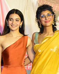 Nitanshi Goel, Aamir Khan, Kiran Rao Pratibha Ranta, and Sparsh Shrivastava,