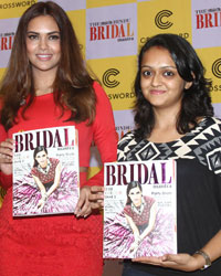 Esha Gupta unveils 5th edition of Hindu Bridal Mantra