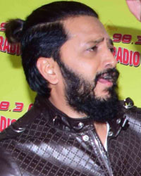 Ritesh Deshmukh and Ravi Jadhav