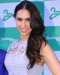 Natasha Saraogi and Lauren Gottlieb