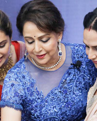 Ahana Deol, Deepika Padukone, Hema Malini and Esha Deol