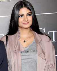 Sonam Kapoor, Govind Shrikhande (C), MD Shoppers Stop and Rhea Kapoor