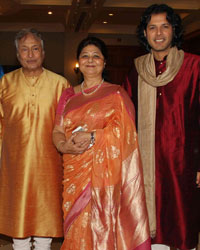 Ustad Amjad Ali Khan with his wife Subhalakshmi and sons Amaan Ali Khan and Ayaan Ali Khan