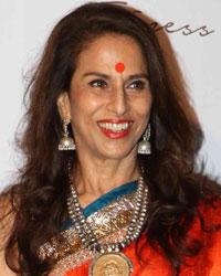 Shobha De