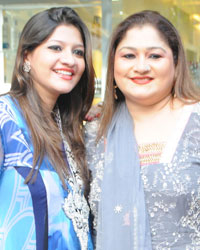 Annie and Faisal Deshmukh with mother