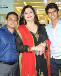 Faisal Deshmukh, Kunika Lal with Son Karan