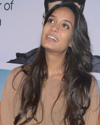 Lisa Haydon Promotes The Shaukeens