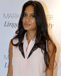 Lisa Haydon launches Marks