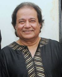 Talat Aziz with Anup Jalota  and Sumeet Tappoo