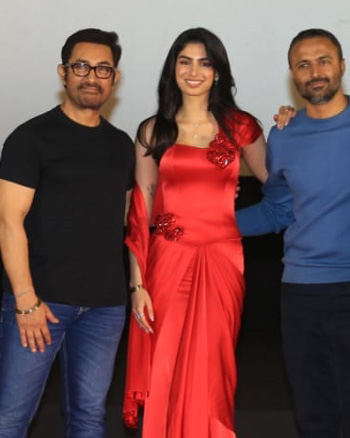 Aamir Khan, Khushi Kapoor, Advait Chandan and Junaid Khan