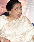 Asha Bhosle and Sachin Tendulkar