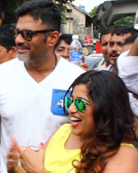 RJ Malishka and Sunil Shetty