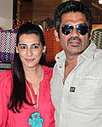 Mana Shetty and Sunil Shetty