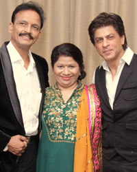 Bhai Jagtap with Tejaswini Jagtap and Shah Rukh Khan