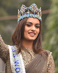 Manushi Chillar