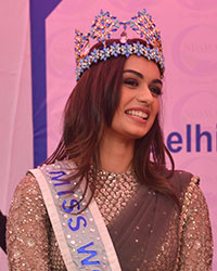 Manushi Chillar