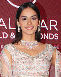 Manushi Chillar