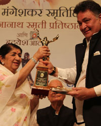 Lata Mangeshkar and Rishi Kapoor