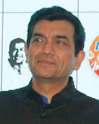 Sanjeev Kapoor with his wife Alyona Kapoor, Vasanth Kumar, Executive Director, Max Retail and Bhumi Pednekar