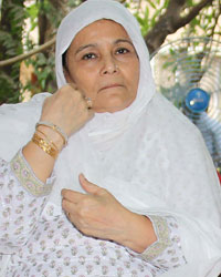 Mehboob Khanfamily donate Ten Lakhs to FWICE