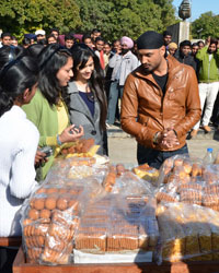 Harbhajan SIngh shoots for Colors upcoming show 'Mission Sapne' in Plaza, Sector-17, Chandigarh