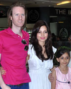 Alex O'neil with Shama Sikander