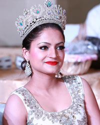 Mrs India Beauty Queen 2015