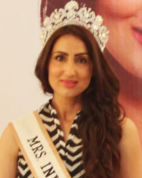 Mrs India Beauty Queen Press Meet