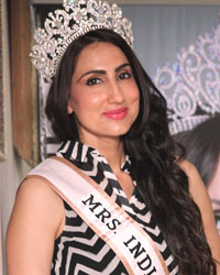 Mrs India Beauty Queen Press Meet