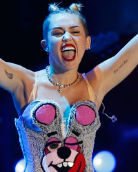 Singer Miley Cyrus performs We Can't Stop during the 2013 MTV Video Music Awards in New York