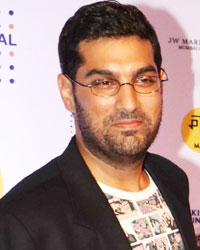 Kunaal Roy Kapur with his wife Shayonti Roy Kapur, mother Salome Roy Kapur and Siddharth Roy Kapur