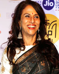 Shobha De