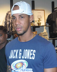 Lendl Simmons