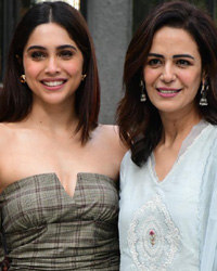 Sharvari Wagh and Mona Singh