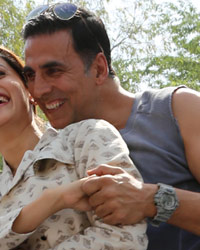 Taapsee Pannu and Akshay Kumar