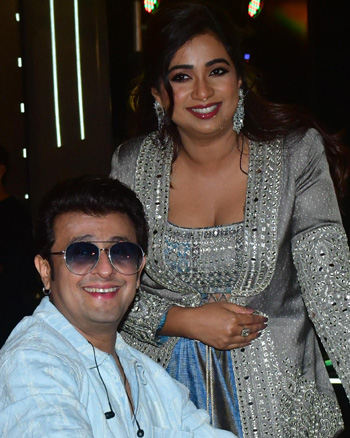 Sonu Nigam and Shreya Ghoshal