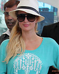 'Paris Hilton' snapped at Mumbai Airport