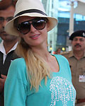 'Paris Hilton' snapped at Mumbai Airport