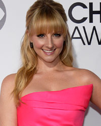 Melissa Rauch arrives at the 2014 People's Choice Awards in Los Angeles, California