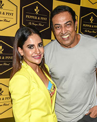 Liza Malik with Vindu Dara Singh